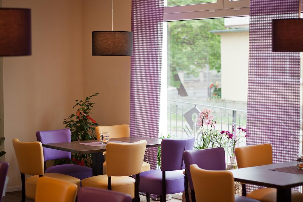 Cafe Hehrlich - Cafe, Pension & Mehr Bad Tennstedt Esterno foto